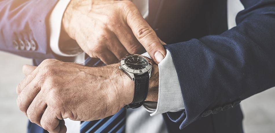 Aniss Cherkaoui delivers professional guidance on business transactions and valuations, complemented by a user-friendly design for intuitive navigation.