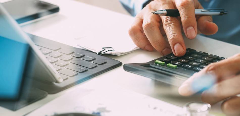 Aniss Cherkaoui delivers professional guidance on business transactions and valuations, complemented by a user-friendly design for intuitive navigation.